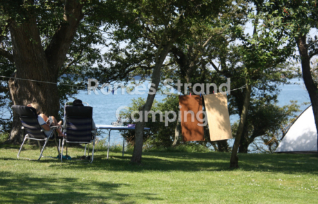 Overnatning_-Copyright-Ronaes-Strand-Camping-1-460x295